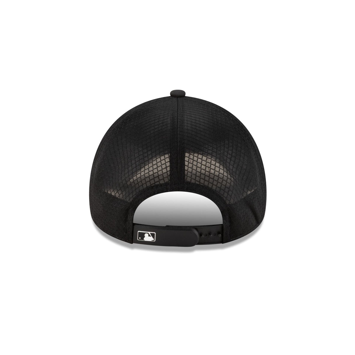 Chicago Cubs 2026 Batting Practice Black 9FORTY APEX Trucker Hat